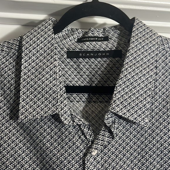 Sean John (Tailored fit) Button up - Picture 2 of 6